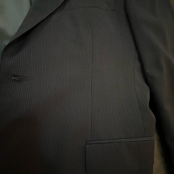 Hugo Boss men’s suit . Navy blue color with pin stripe. Jacket and pant - Picture 5 of 10